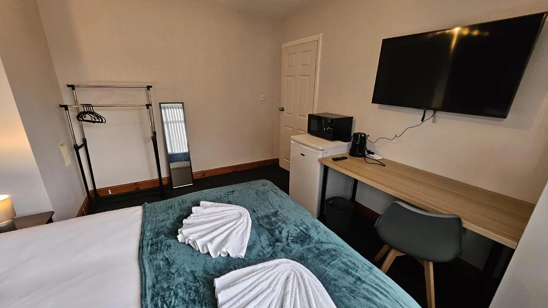 Brookside House Share Hotel Birmingham 0*,  United Kingdom